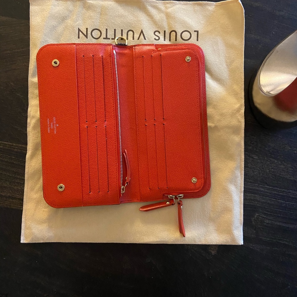Lv Wallet Authentic